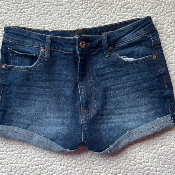 Kendall + Kylie Dark Wash Drifter Blue Demin High Rise Cuffed Jean Shorts - Picture 3 of 6